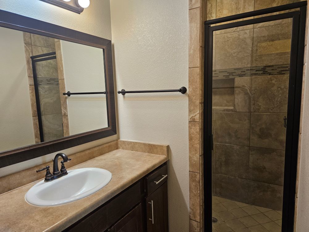 NORTHEAST: 3 BR, 2 BA ***REFRIGERATED AIR!!! property image