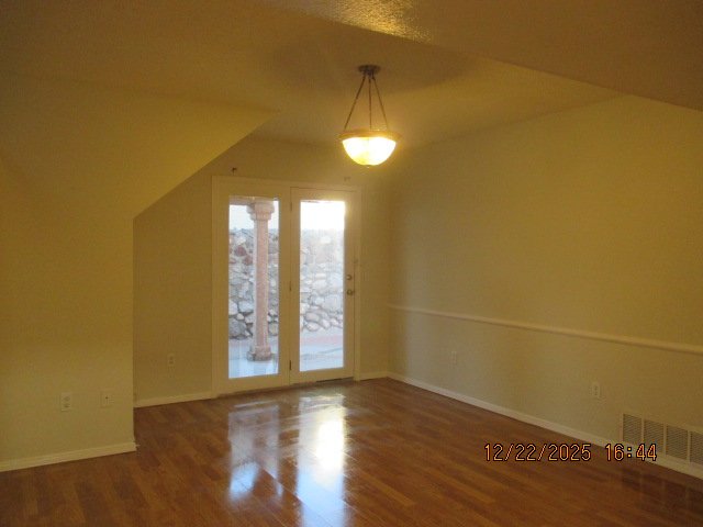 7572  Le Conte A property image