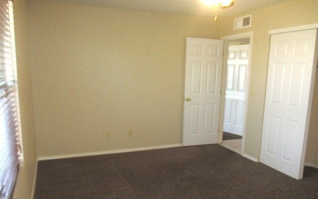 NORTHEAST: 4 BR, 3 BA *** REFRIGERATED AIR *** property image