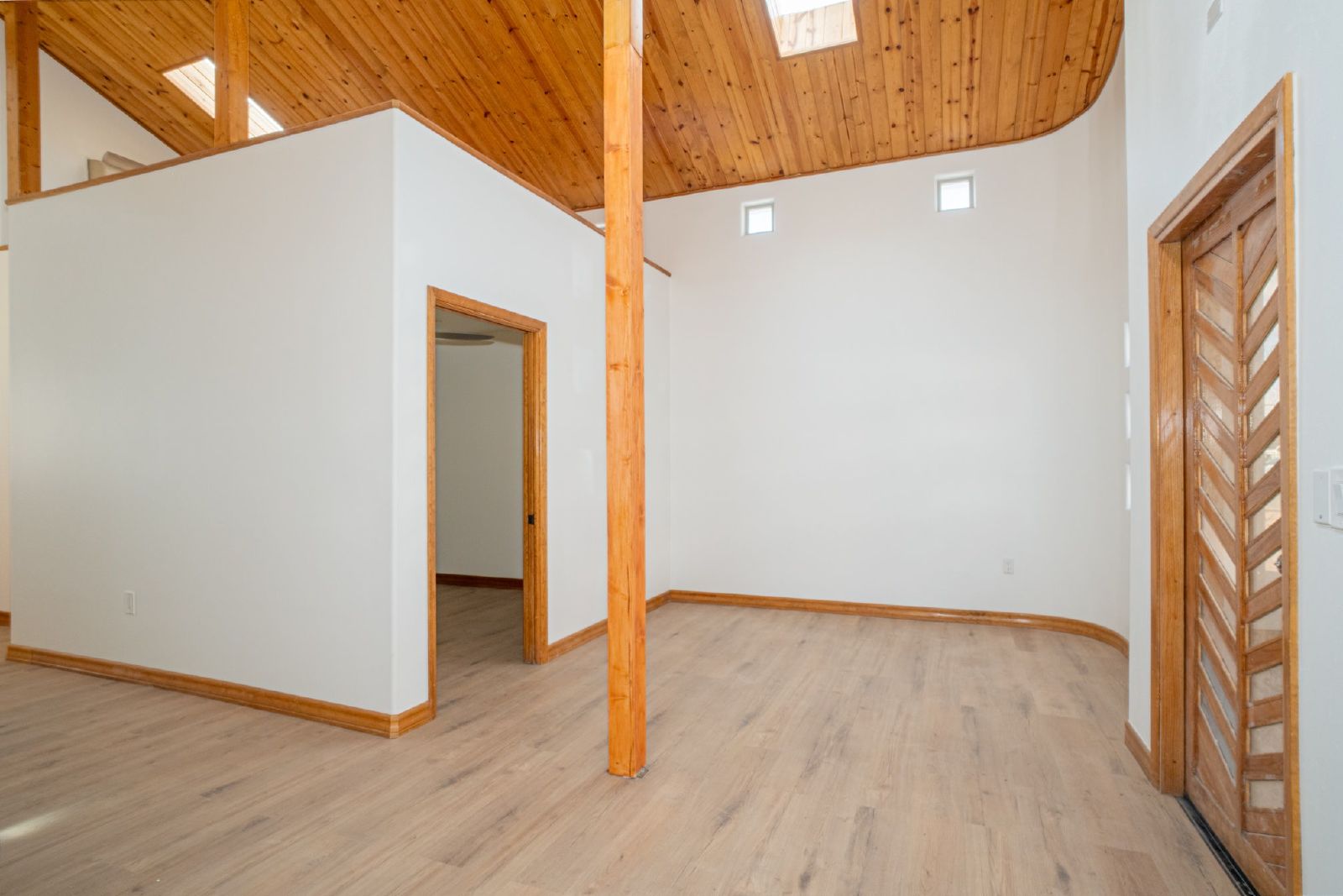 CENTRAL: DOWNSTAIRS 1 BR, 1 BA  APARTMENT property image