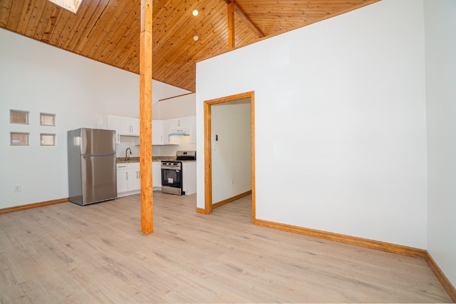 CENTRAL: DOWNSTAIRS 1 BR, 1 BA  APARTMENT property image