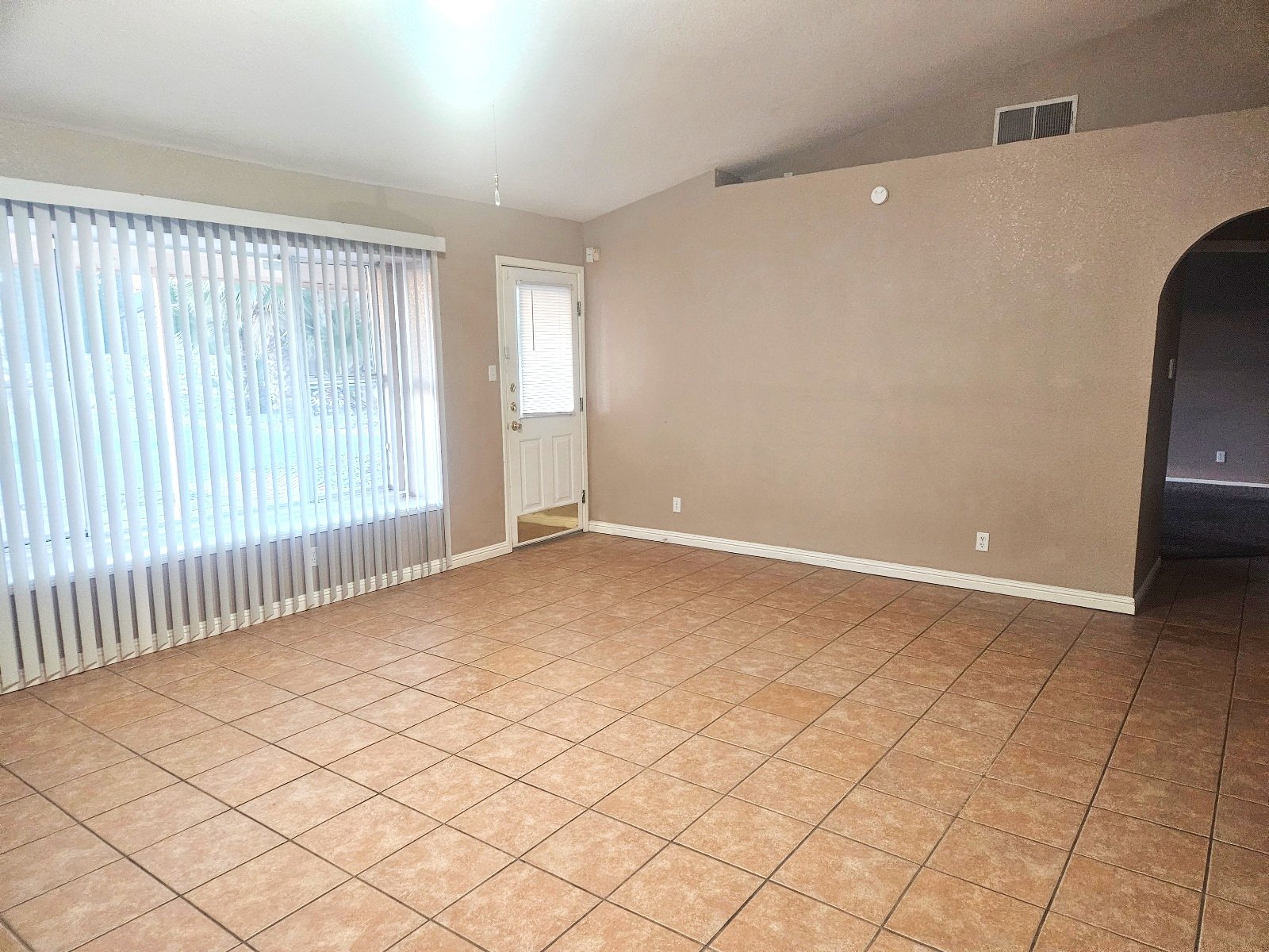 WESTSIDE: 3 BR, 2 BTH REFRIGERATED AIR*** property image