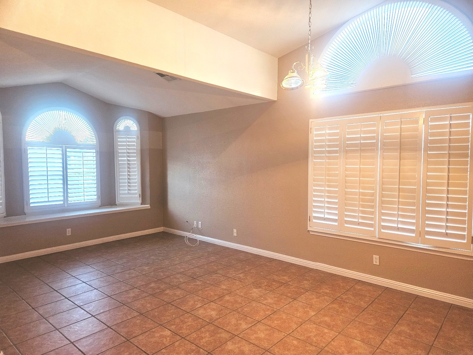 WESTSIDE: 3 BR, 2 BTH REFRIGERATED AIR*** property image