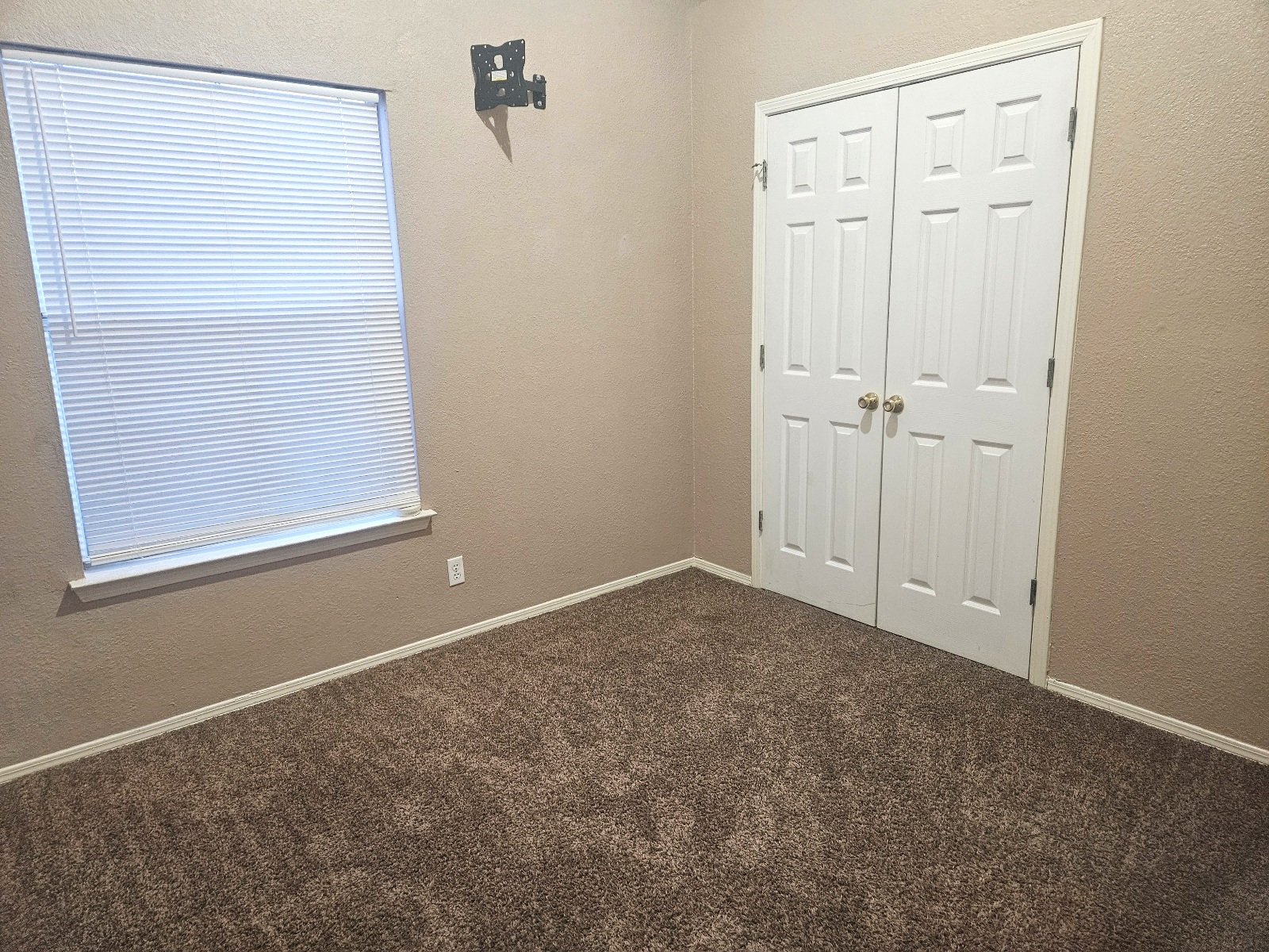 WESTSIDE: 3 BR, 2 BTH REFRIGERATED AIR*** property image