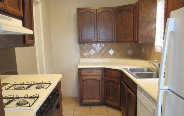 CENTRAL: 2 BR, 1 BA HOME property image