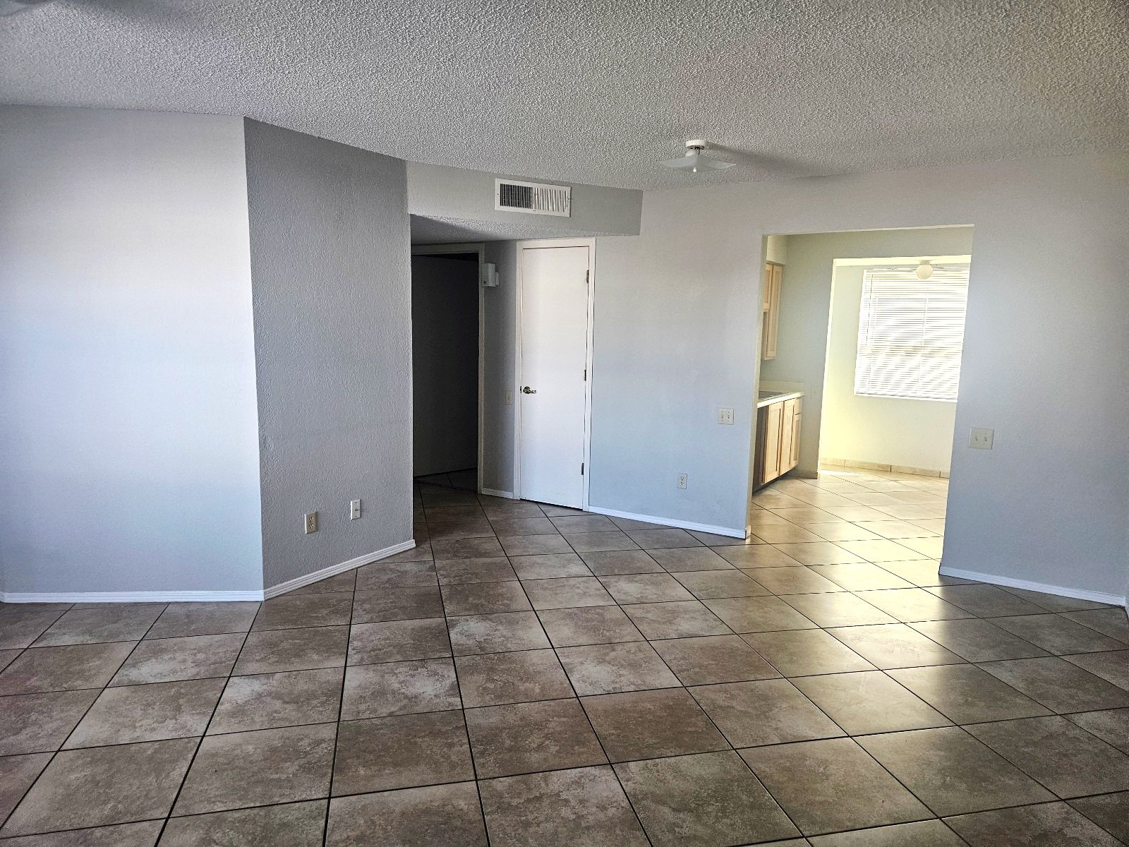 WESTSIDE: 2 BR, 1 BA REFRIGERATED AIR property image