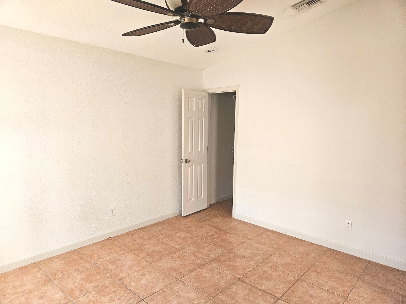 CANUTILLO: 3 BR, 2 BA SINGLE HOME WITH REFRIGERATED AIR property image