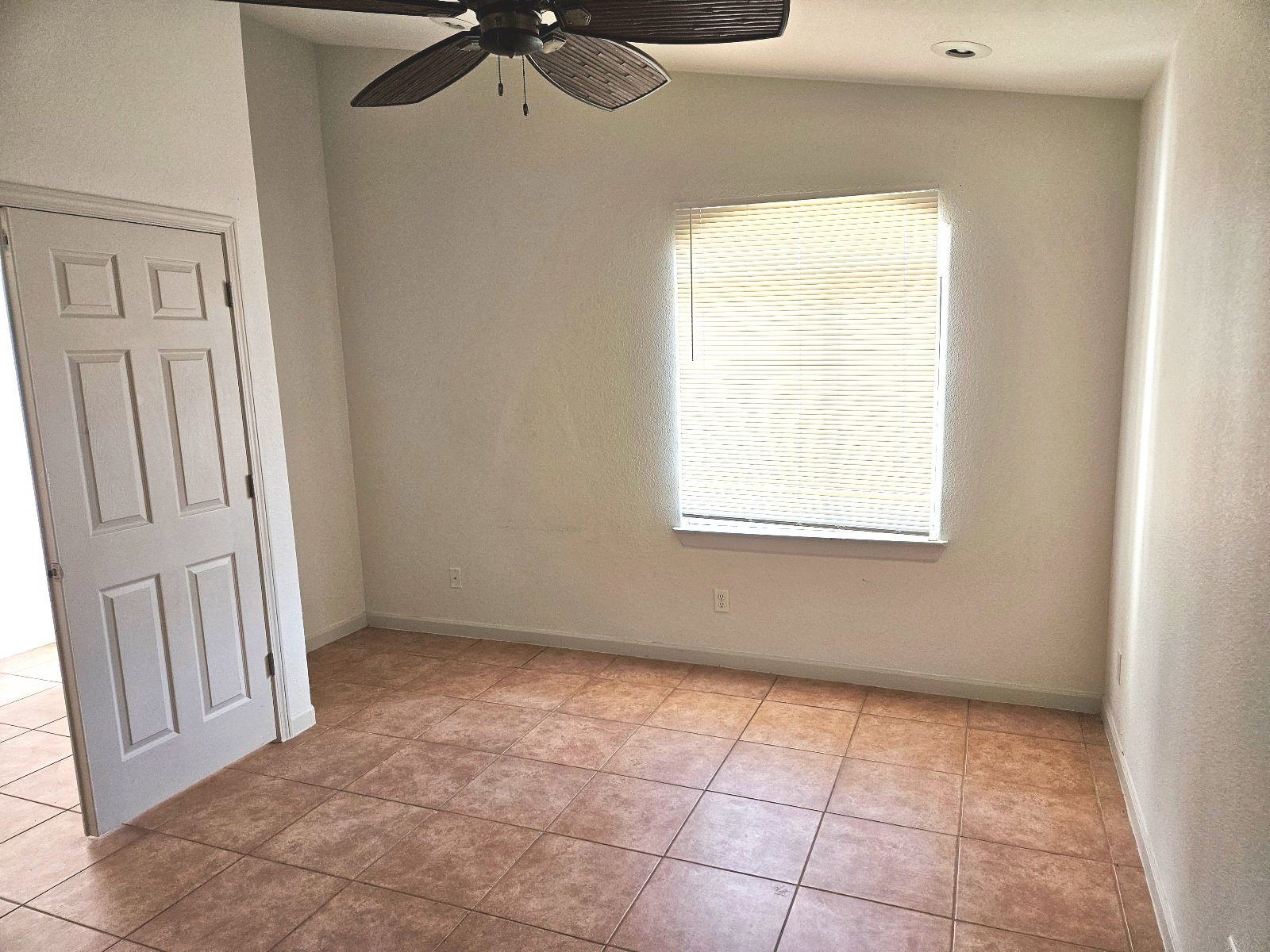 CANUTILLO: 3 BR, 2 BA SINGLE HOME WITH REFRIGERATED AIR property image