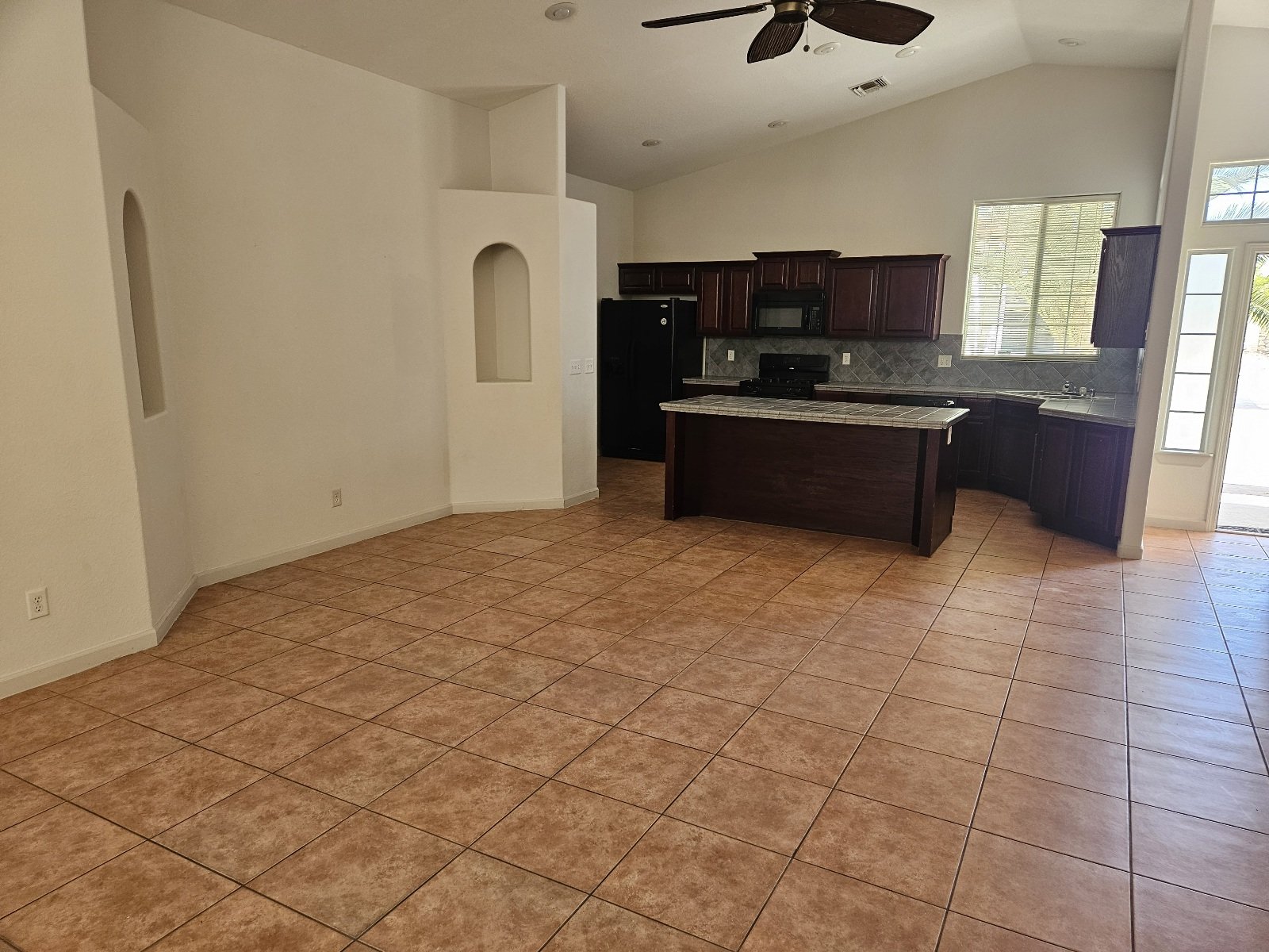 CANUTILLO: 3 BR, 2 BA SINGLE HOME WITH REFRIGERATED AIR property image