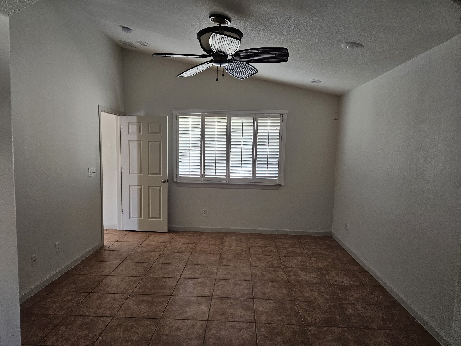 CANUTILLO: 3 BR, 2 BA SINGLE HOME WITH REFRIGERATED AIR property image