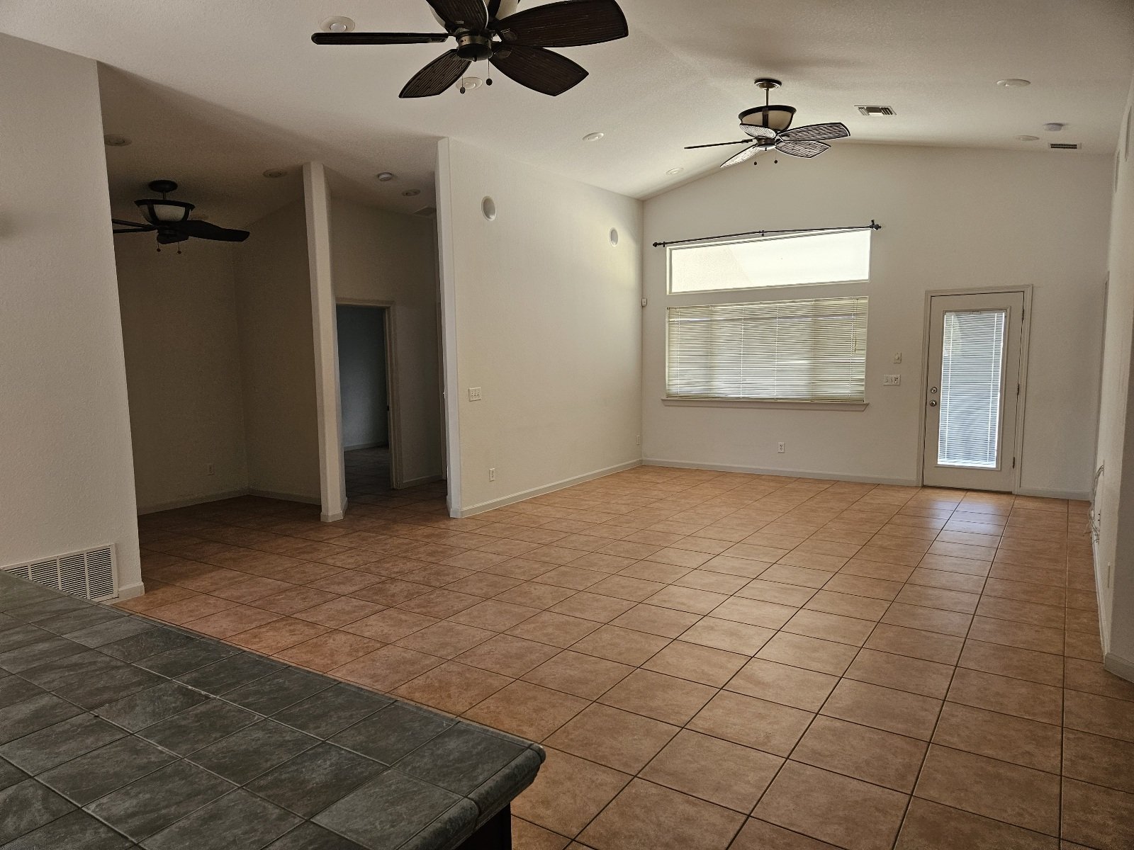 CANUTILLO: 3 BR, 2 BA SINGLE HOME WITH REFRIGERATED AIR property image