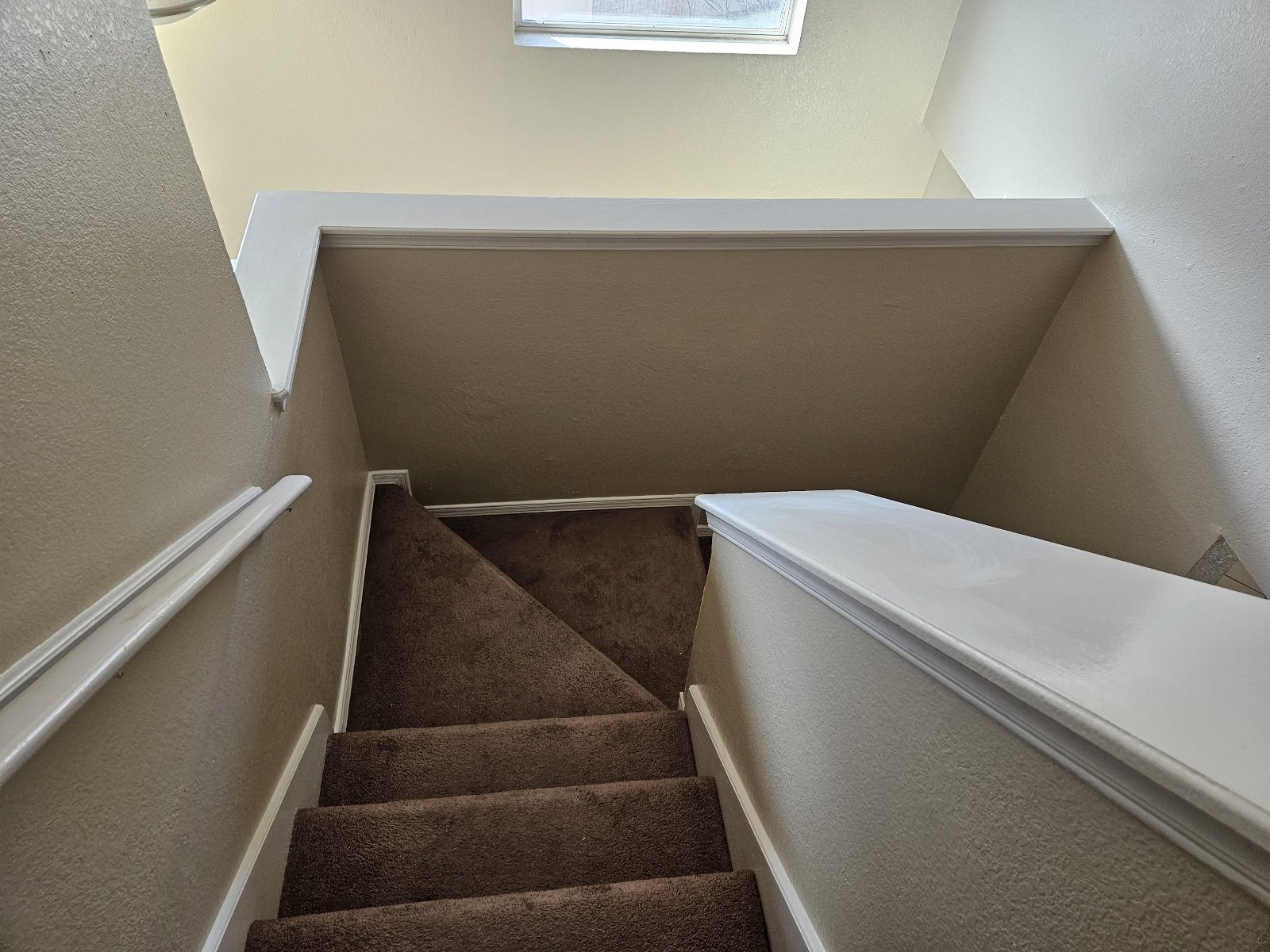 EASTSIDE: REFRIGERATED AIR!  4 BR, 2.5 BTH property image