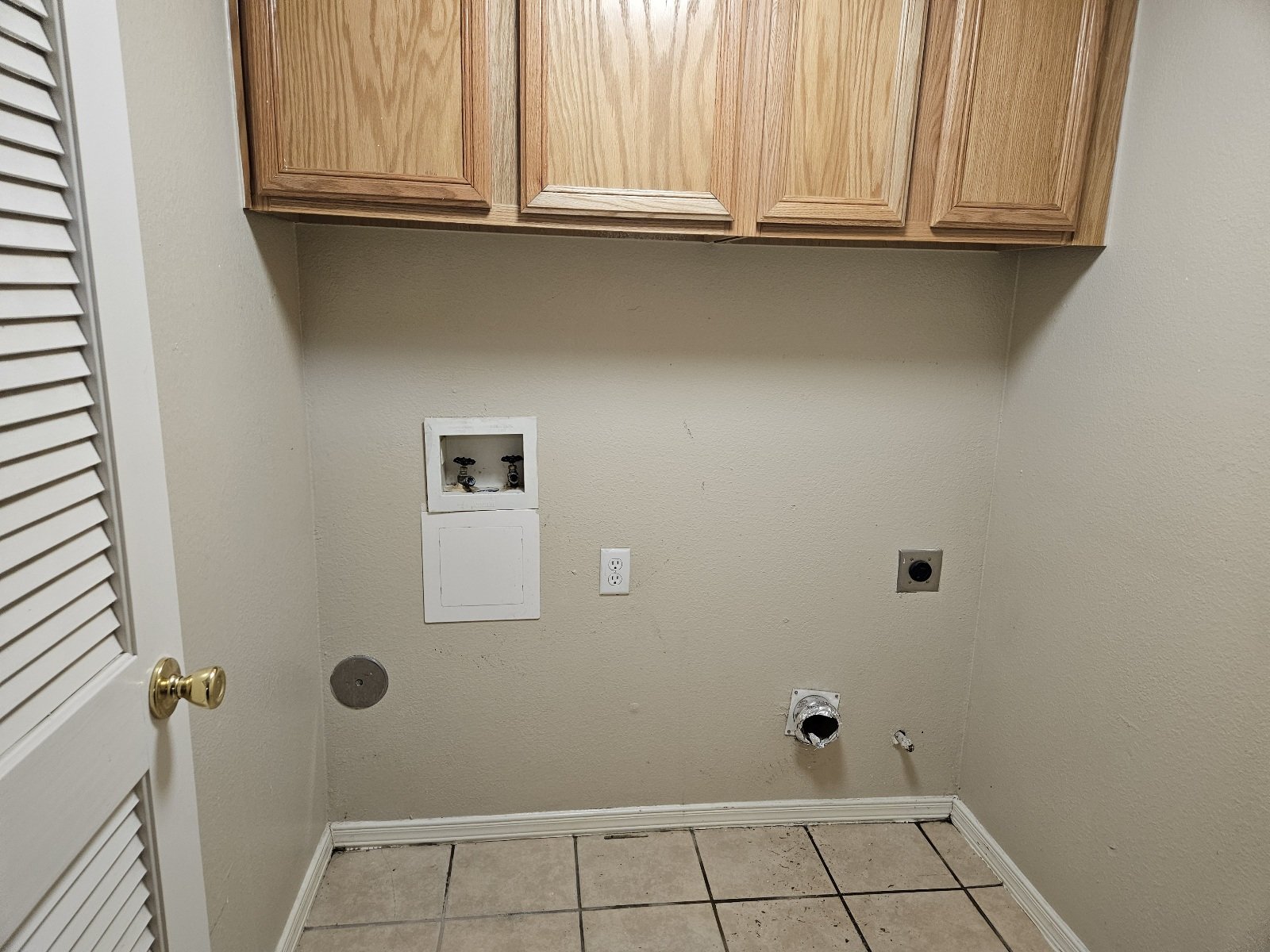 EASTSIDE: REFRIGERATED AIR!  4 BR, 2.5 BTH property image