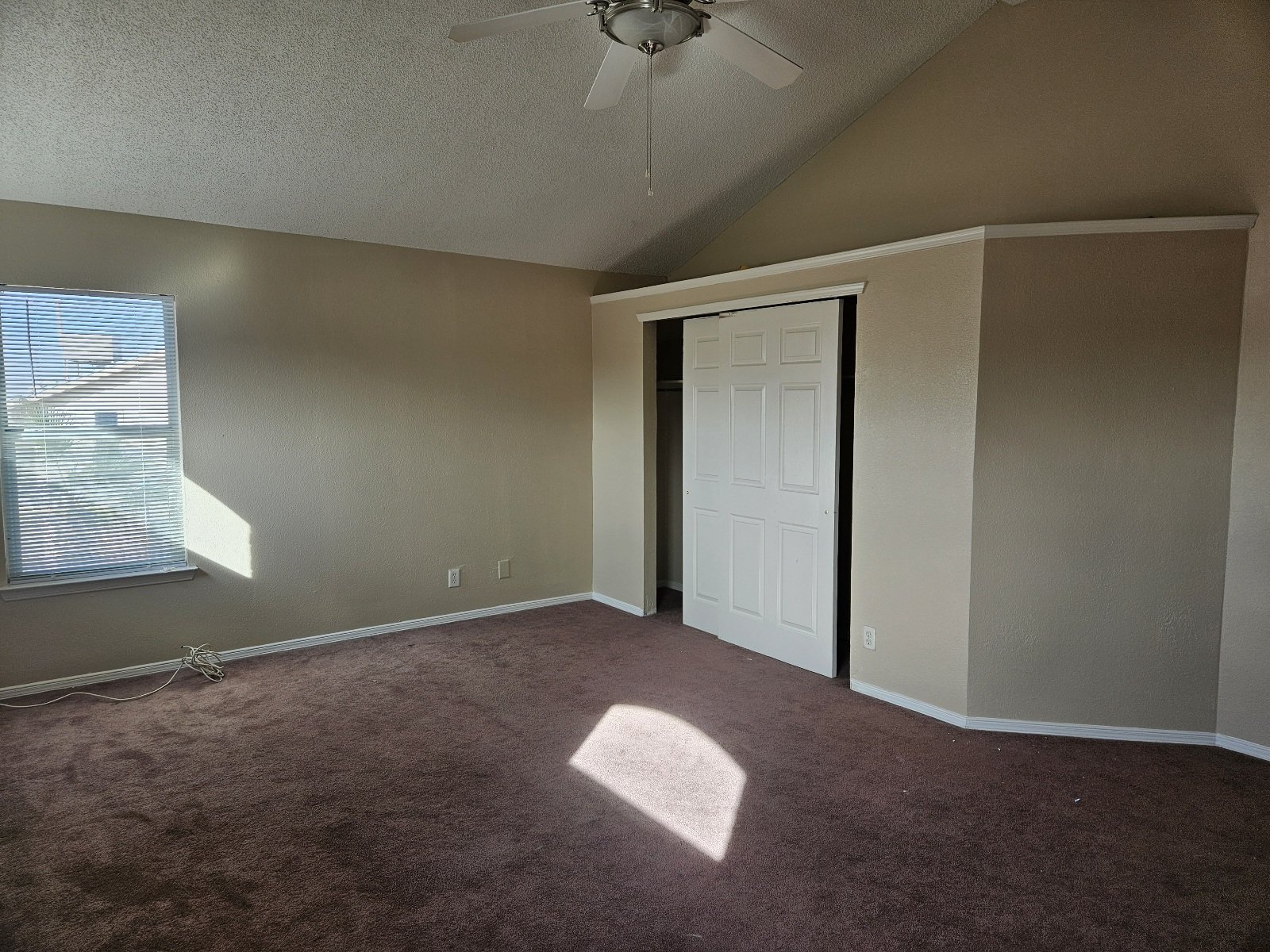 EASTSIDE: REFRIGERATED AIR!  4 BR, 2.5 BTH property image
