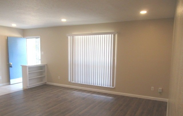 WESTSIDE DUPLEX: 3 BR 2 BATH property image