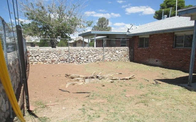 WESTSIDE DUPLEX: 3 BR 2 BATH property image