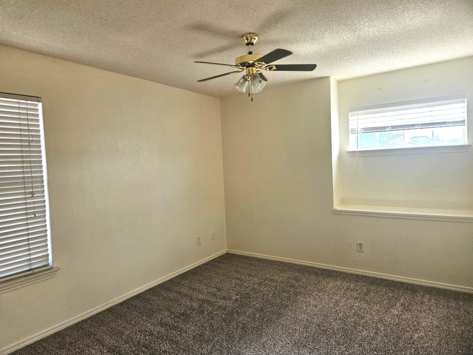 3 BR / 2.5 BA NEAR LOOP 375 AND SHOPPING property image
