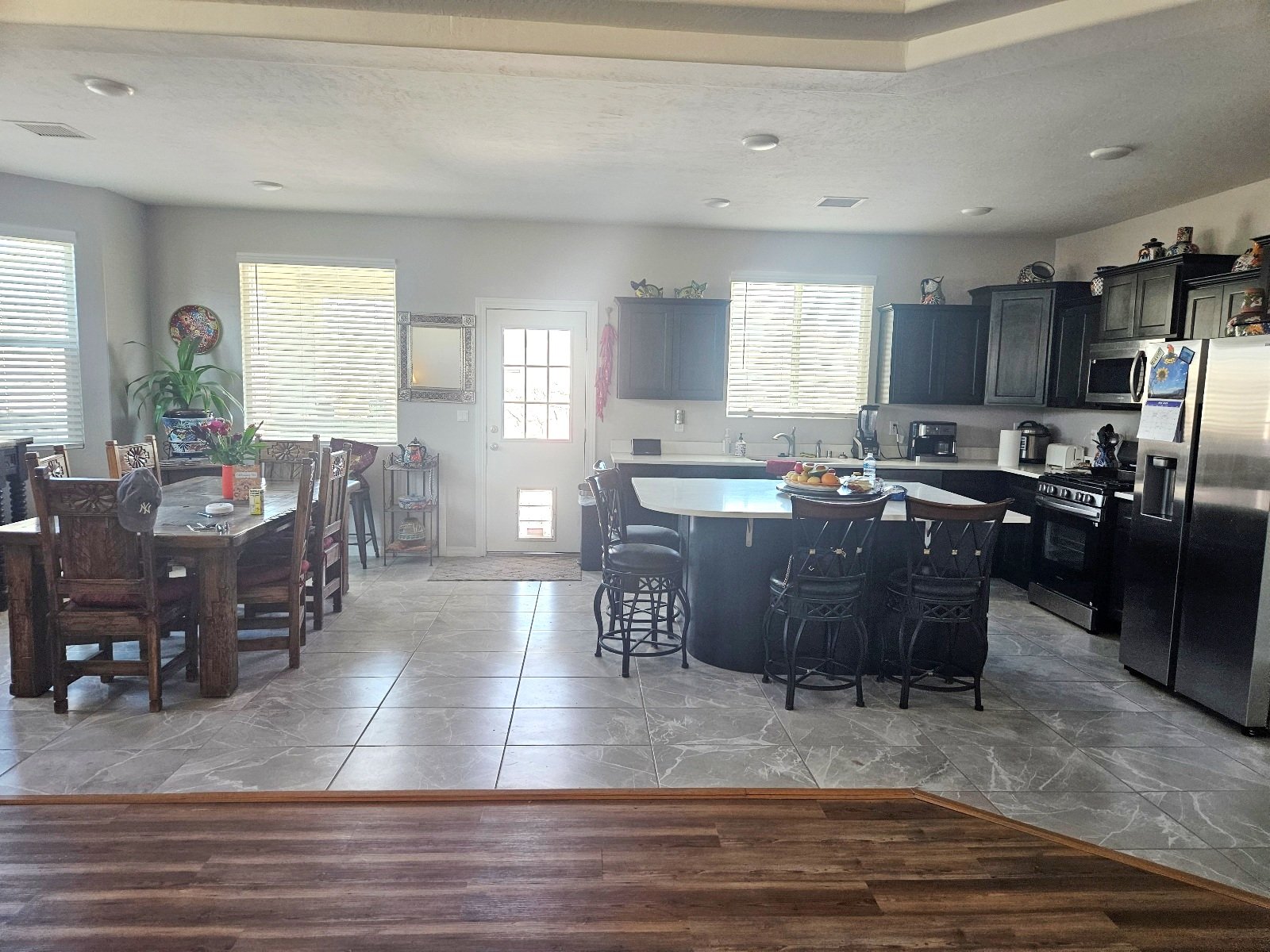 SANTA TERESA- 3 BR, 2 BA WITH REFRIGERATED AIR! property image
