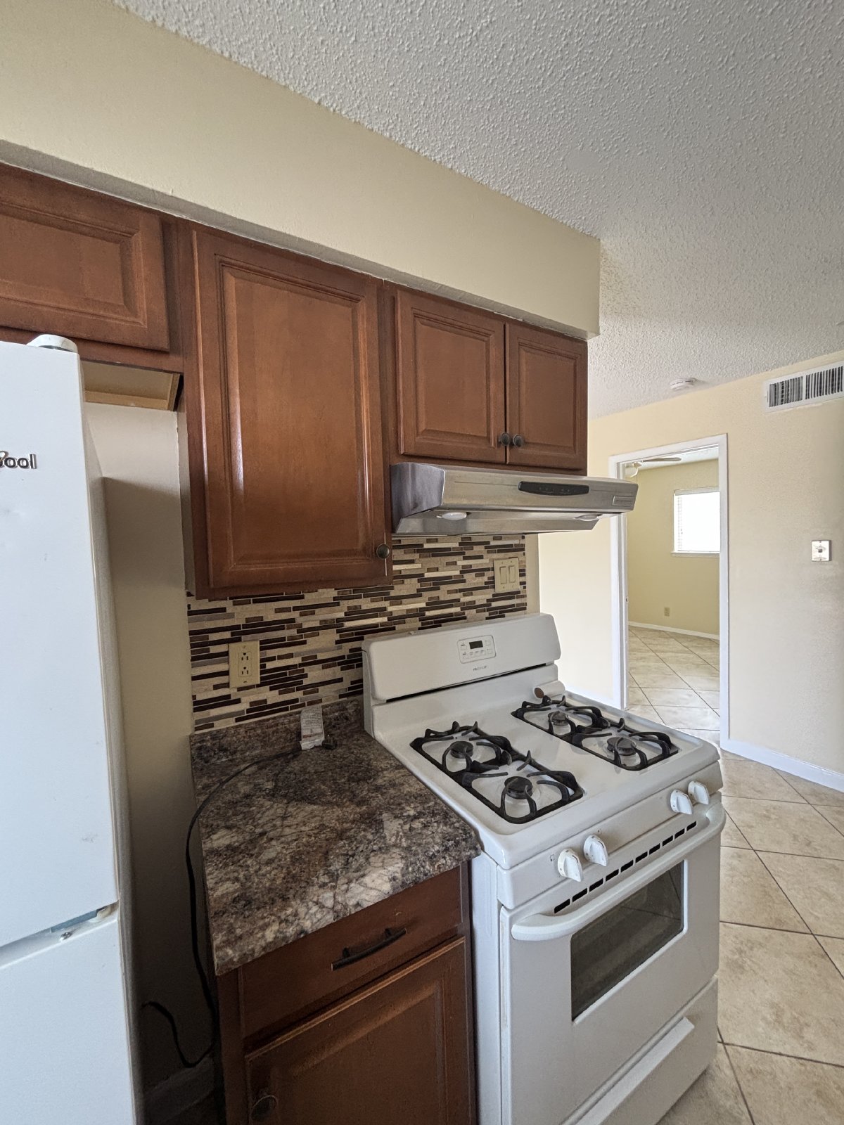 CENTRAL: 1 BR, 1 BA  APARTMENT NEAR UTEP AND HOSPITALS! property image