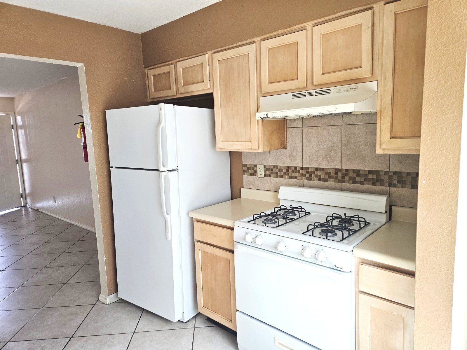 WESTSIDE: 2 BR, 1 BA REFRIGERATED AIR property image
