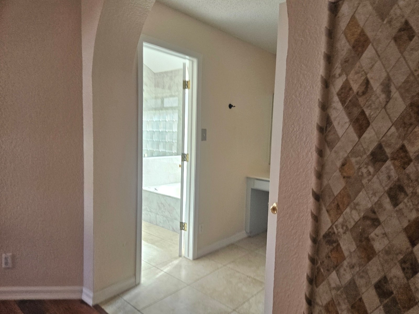 GEORGE DIETER & MONTANA: 3 BR, 2.5 BTH ***REFRIGERATED AIR*** property image