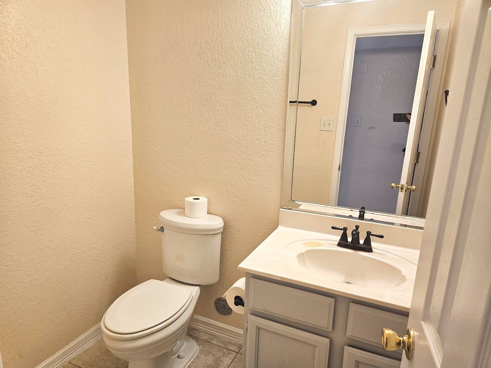 GEORGE DIETER & MONTANA: 3 BR, 2.5 BTH ***REFRIGERATED AIR*** property image