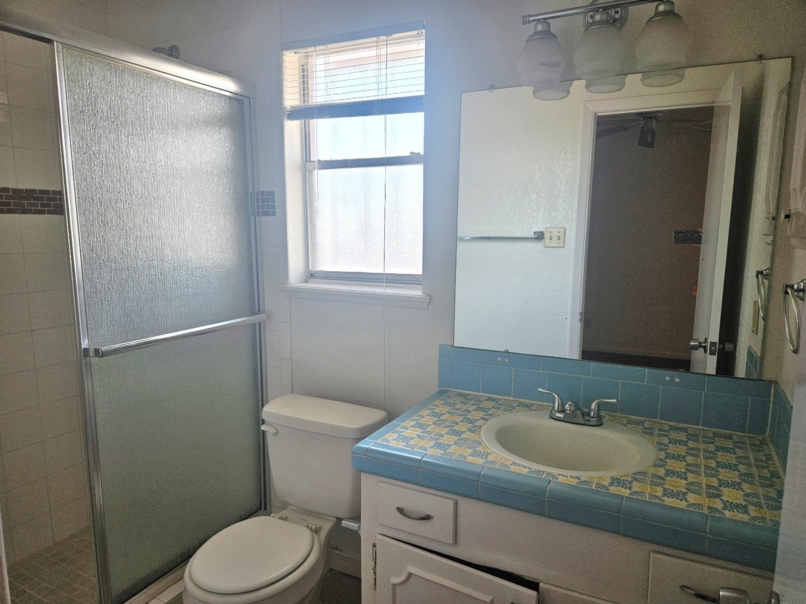 WEST: DUPLEX: 2 BR 2 BTH *** REFRIGERATED AIR *** property image
