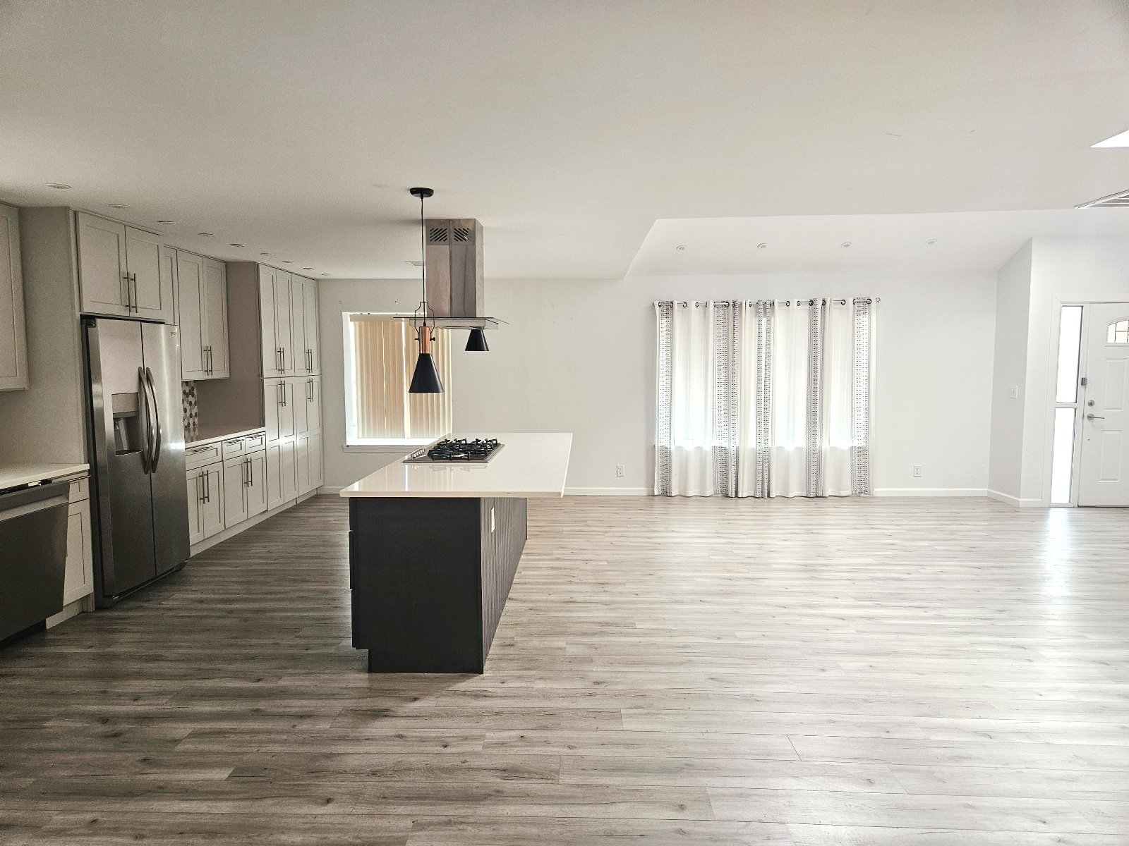 EAST : 3 BR, 1 3/4 BA REFRIGERATED AIR! property image