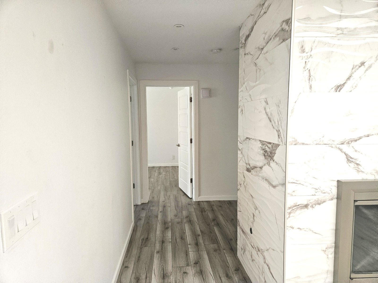 EAST : 3 BR, 1 3/4 BA REFRIGERATED AIR! property image