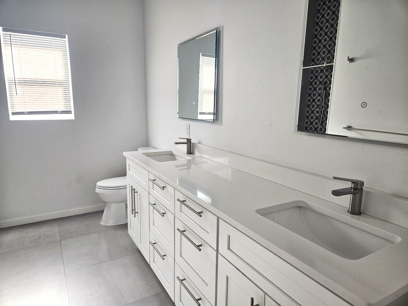 EAST : 3 BR, 1 3/4 BA REFRIGERATED AIR! property image