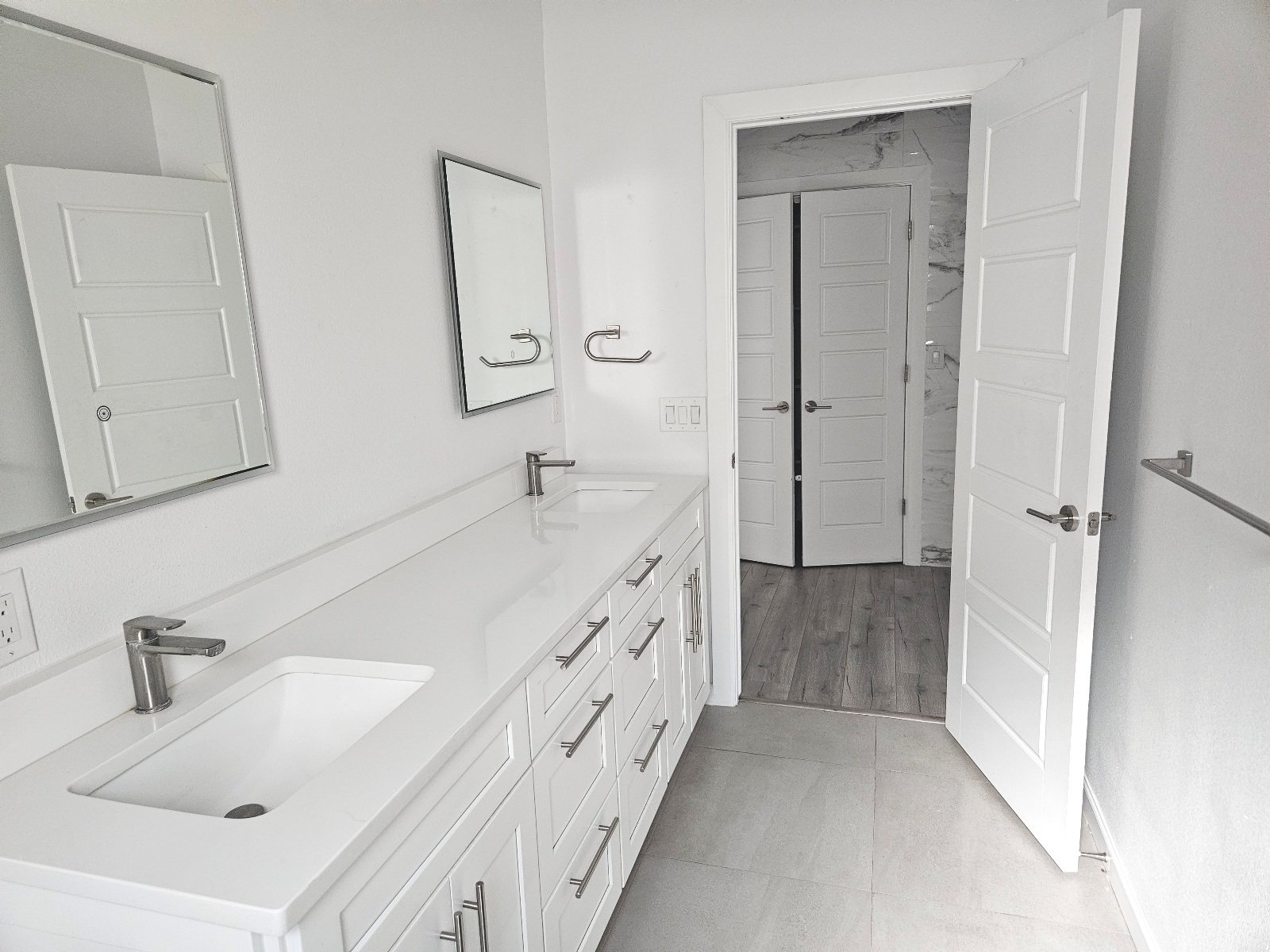EAST : 3 BR, 1 3/4 BA REFRIGERATED AIR! property image