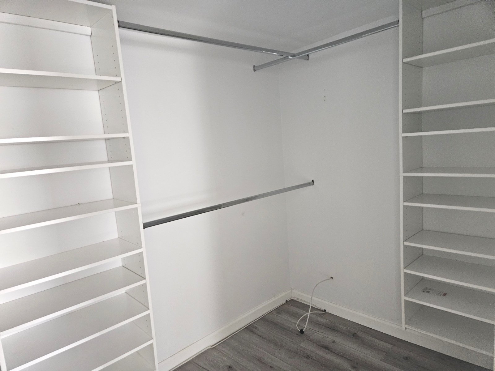EAST : 3 BR, 1 3/4 BA REFRIGERATED AIR! property image