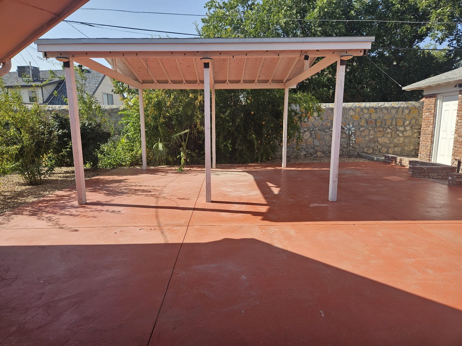 EAST : 3 BR, 1 3/4 BA REFRIGERATED AIR! property image