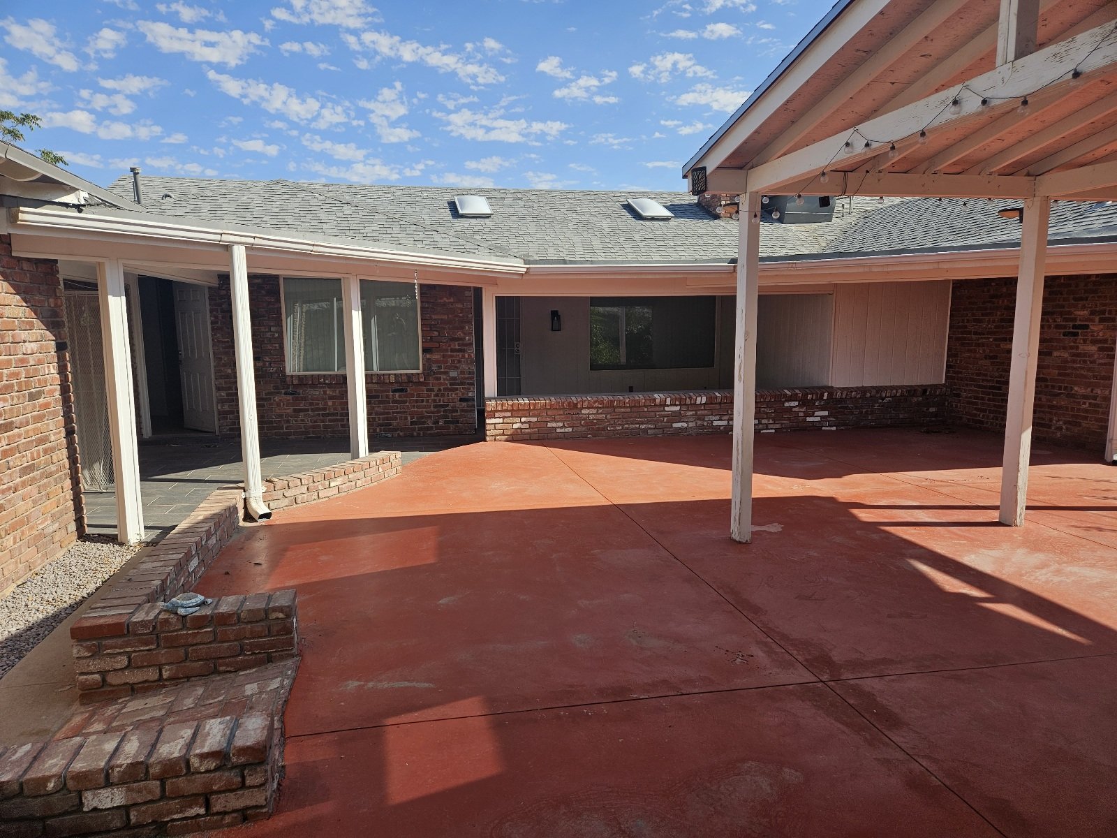 EAST : 3 BR, 1 3/4 BA REFRIGERATED AIR! property image