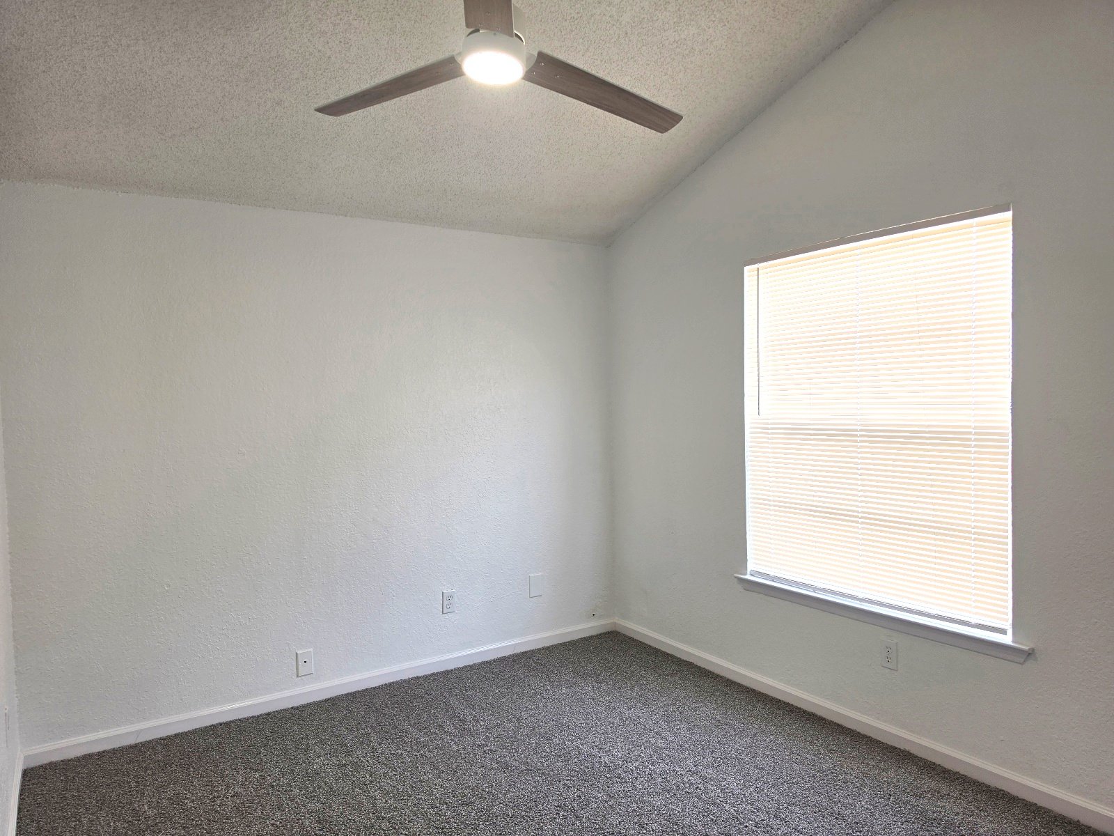 LOWER VALLEY: 3 BR, 1.5 BTH property image