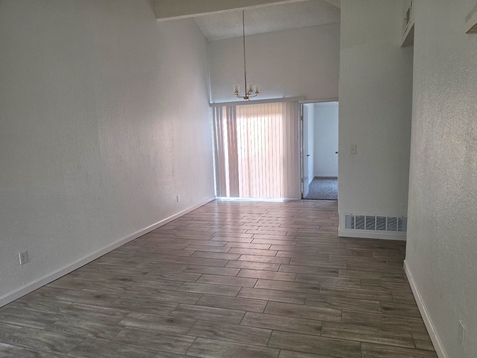 LOWER VALLEY: 3 BR, 1.5 BTH property image