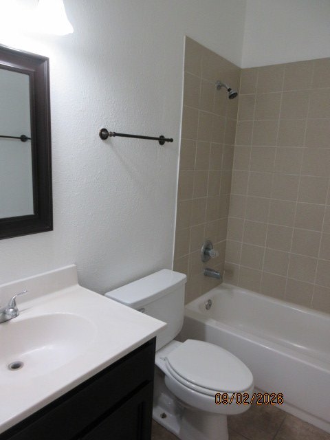 WEST DUPLEX: 2 BR 2 BATH *** REFRIGERATED AIR *** property image