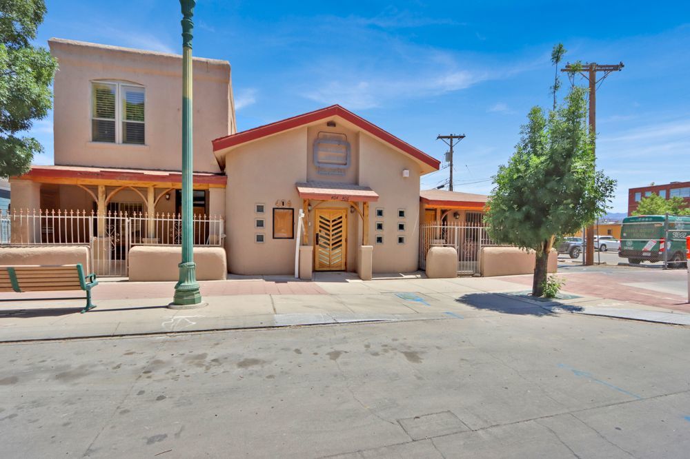 CENTRAL- 3 BR APARTMENT, 1 BA- REFRIGERATED AIR! property image